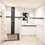 T4 cosy, piscine, parking gratuit, proche plages Salle De Bain Moderne Optimisee Airbnb – Luminosite Et Clarte 150x150