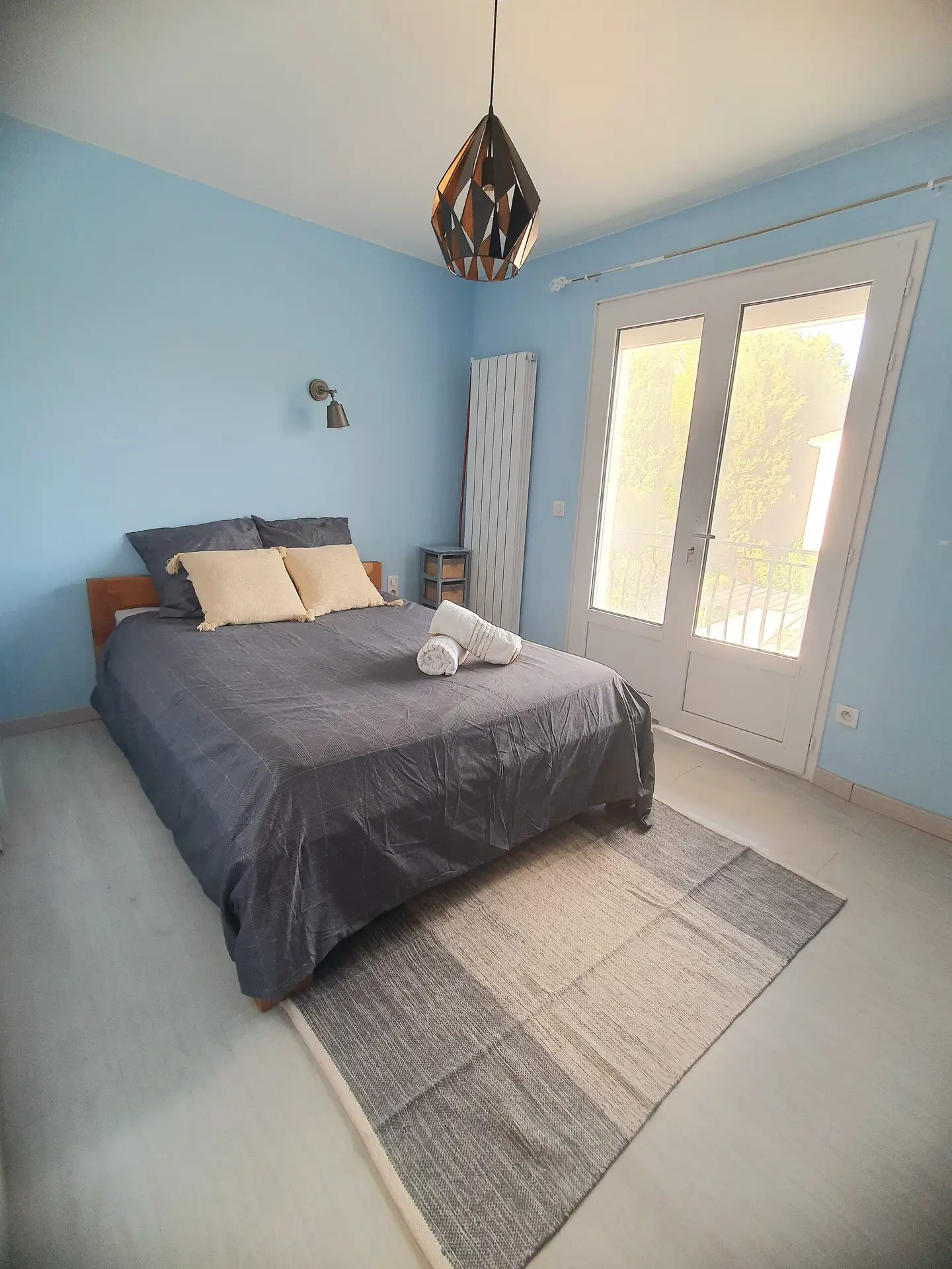Chambre avec lit double - Location proche des plages